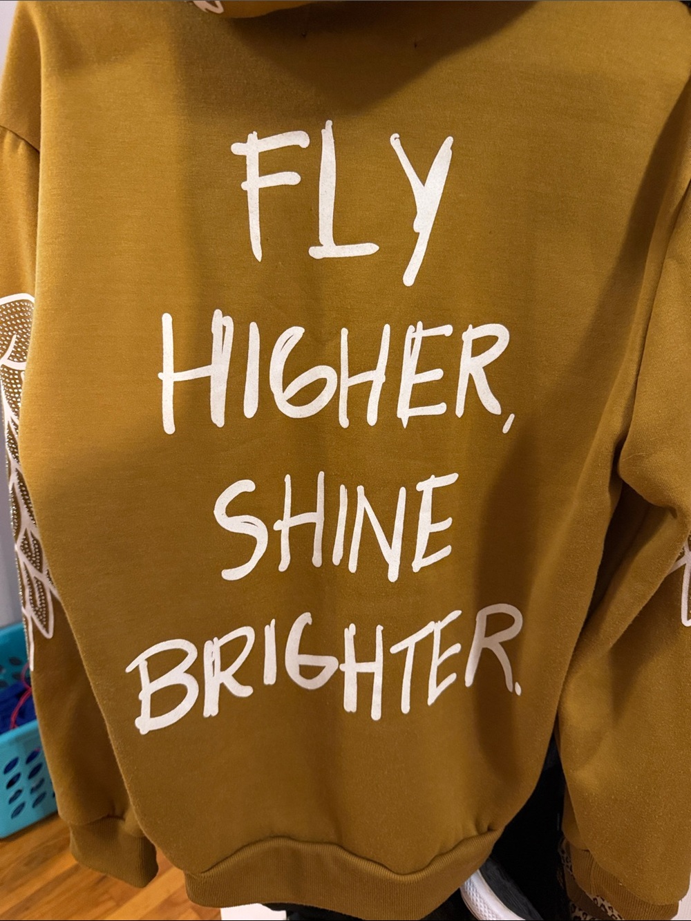 Graphic Sweatshirt "Fly Higher, Shine Brighter" - Mustard Yellow